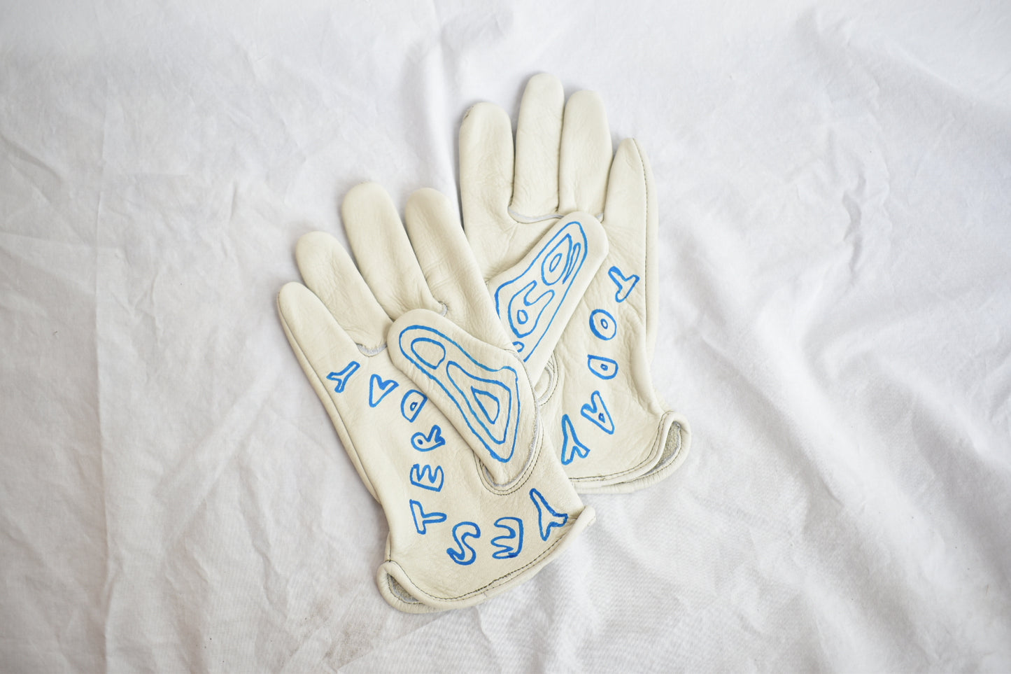 today/yesterday gloves